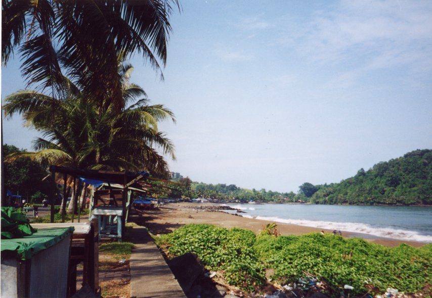 Arsip Pantai Padang. Tanggal pengambilan tidak tercantum; berkas diunggah pada 2007.
